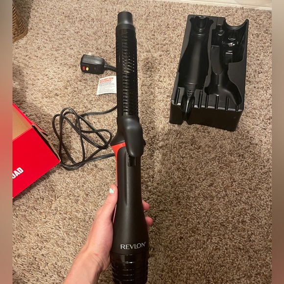 Revlon One-Step Blowout Curls - Picture 11 of 16